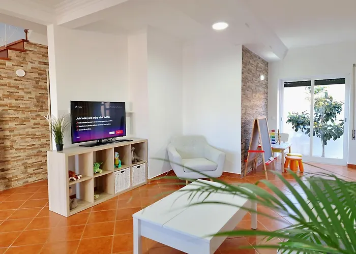 Mbird Rosário Family House With Private Jacuzzi Casa de Férias