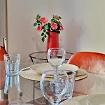 Mbird Rosario Lay-z Family House