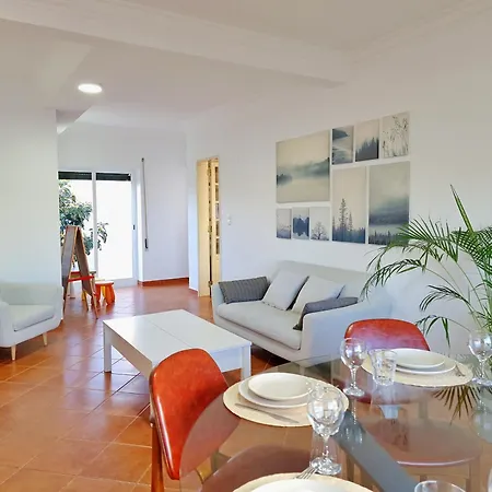 Mbird Rosario Family House Cascais