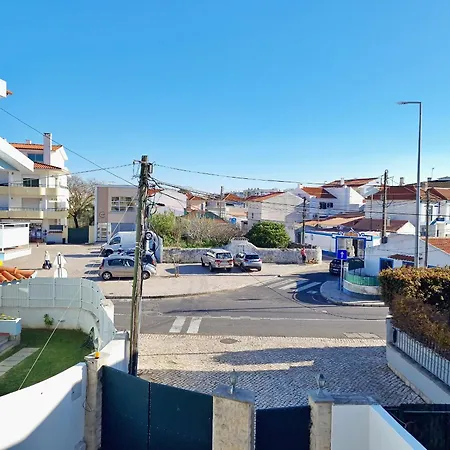 Mbird Rosario Family House Cascais