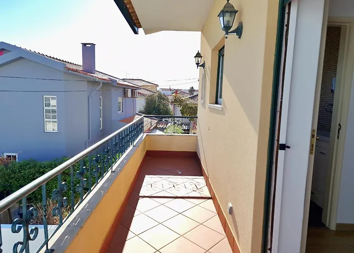 Mbird Rosario Lay-z Family House