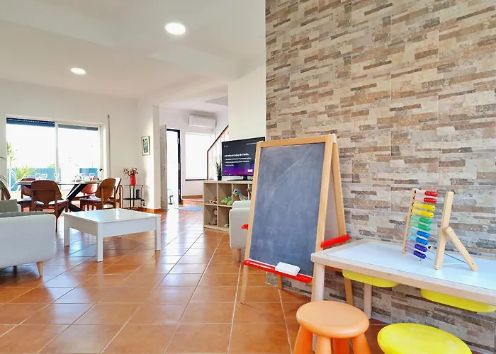 Mbird Rosario Lay-z Family House Віавіа